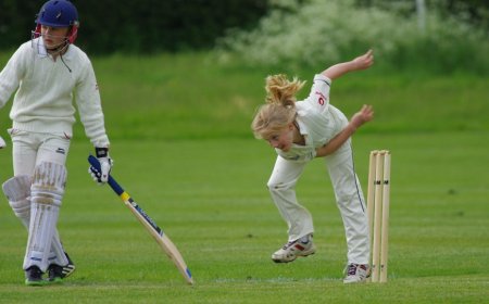 Black Armbands in Memory of Teen Cricketer Ben Austin at IND vs AUS Women’s World Cup Match