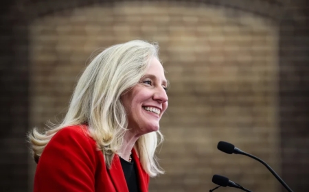 “Abigail Spanberger elected Virginia Governor in historic first that boosts Democrats ahead of 2026”