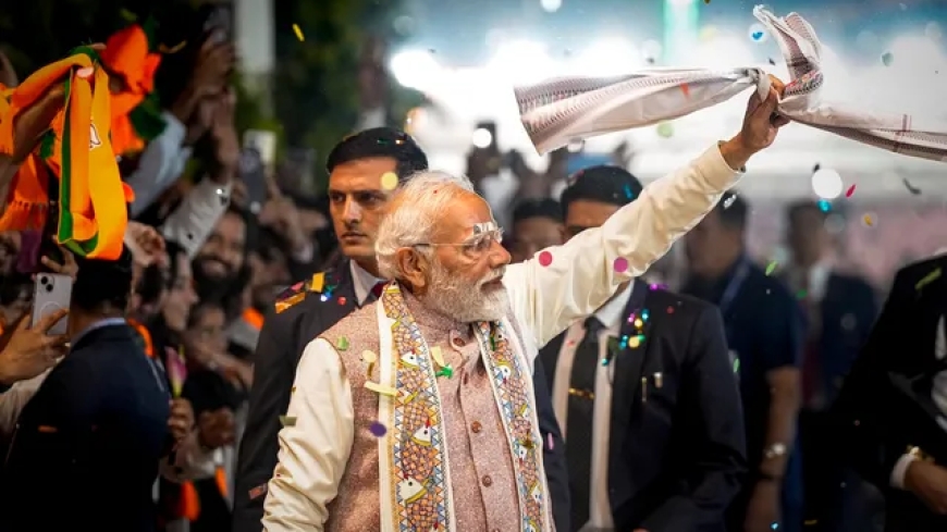 Narendra Modi Celebrates NDA Bihar Poll Victory with Gamcha at BJP HQ