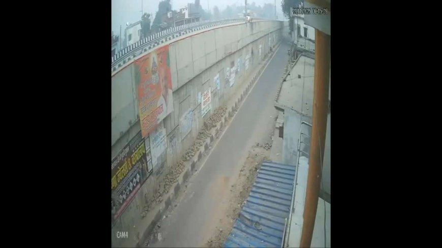 Speeding Bolero Overturns After Slamming Into Mini-Truck on Gorakhpur–Varanasi Highway; Dramatic Crash Caught on CCTV