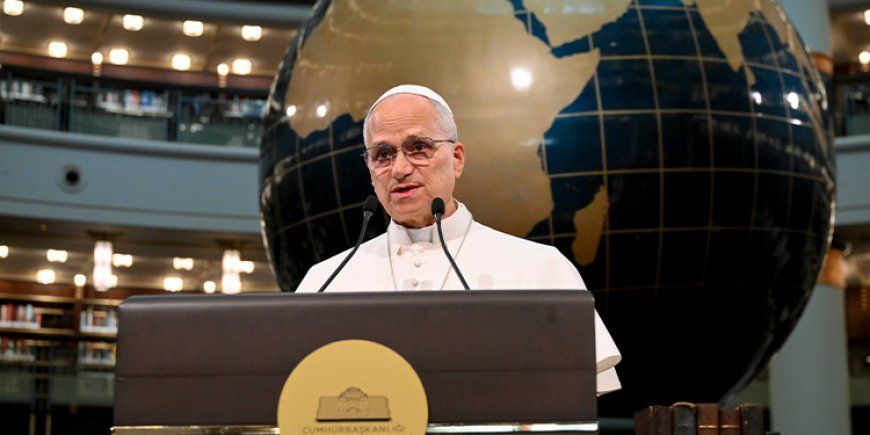 Pope Leo Warns Global Conflicts Threaten Humanity on First Foreign Trip