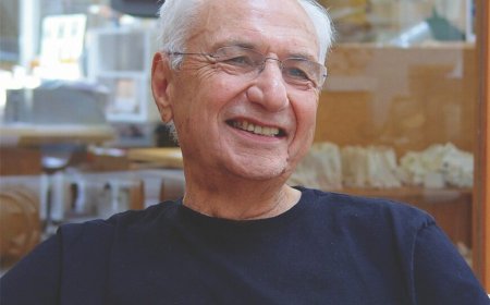“Architectural Titan Frank Gehry Dies at 96, Leaving Behind a Sculptural Legacy”