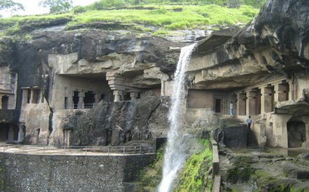 “Ajanta and Ellora Caves: Timeless Masterpieces of Indian Rock-Cut Architecture”
