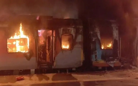 Two Train Coaches Catch Fire on Tatanagar–Ernakulam Express; One Passenger Dies
