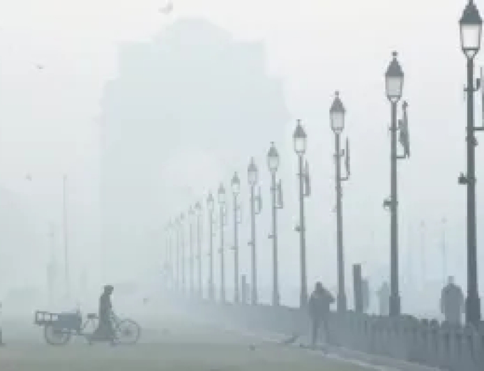 Delhi Shivers as Temperature Dips to 3°C on Chilly Tuesday Morning