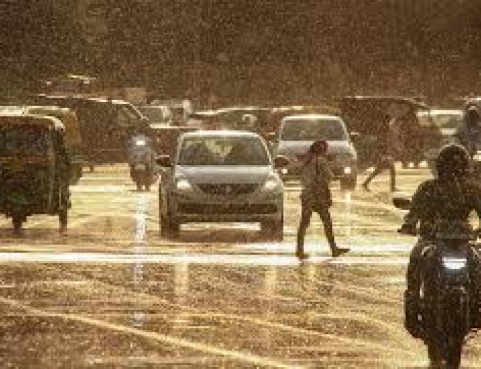 Delhi Air Quality Slips to ‘Poor’ Category; Rain Likely to Bring Relief Today