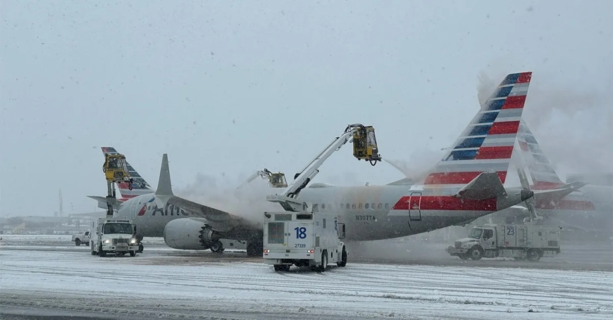 Over 5,000 U.S. East Coast Flights Canceled as Region Battles Record Snowstorm