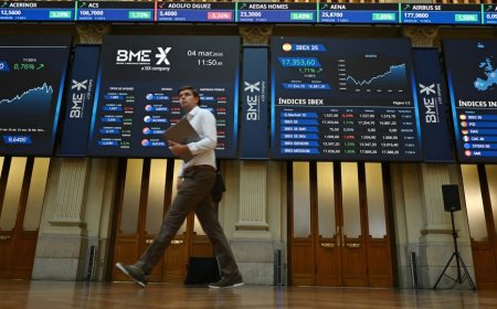 U.S. Stocks Climb as Middle East Conflict Escalates, Asian Markets Slide