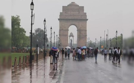 April Chill Grips Delhi: Clouds and Light Showers Bring Lowest Temperatures in 10 Years
