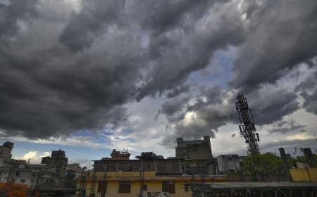 Mild breeze brings temporary relief as Delhi braces for rising summer heat