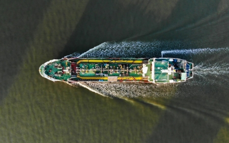 Oil Surges Past $100 as U.S. Plans Blockade of Iranian Ports After Failed Peace Talks