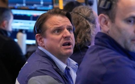 Asian Markets Slip from Record Peaks as Rising Oil Prices and Iran Tensions Shake Investor Confidence