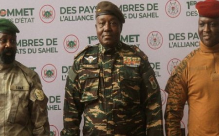 Mali in Chaos: Jihadist Offensive Kills Defence Chief as Global Powers React