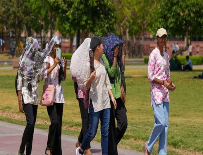 New Delhi Faces Rising Heat as Temperatures Near 42°C