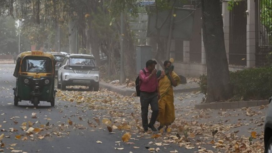 Delhi  NCR Weather Today: Dust Storms, Strong Winds Sweep Capital as IMD Forecasts Rain and Thunderstorms