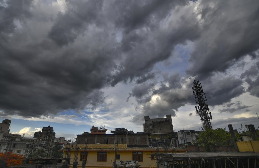 Mild breeze brings temporary relief as Delhi braces for rising summer heat
