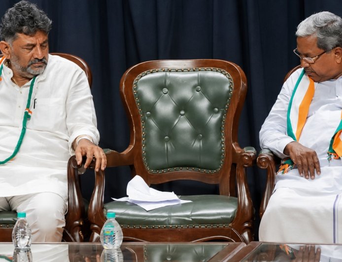 Karnataka CM Crisis Live: Reports Claim Siddaramaiah May Resign at 3 PM, DK Shivakumar Likely to Be Proposed as Next Chief Minister