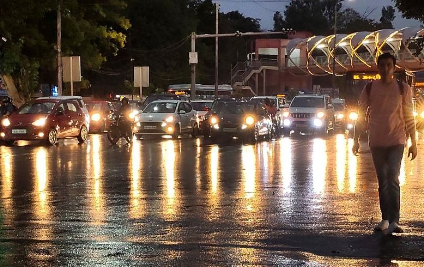Delhi-NCR to Get Rain Relief as Thunderstorms Bring Dip in Temperature