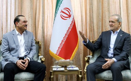 US-Iran Tensions Ease as Trump Pauses Strikes and Egypt Calls for Diplomacy
