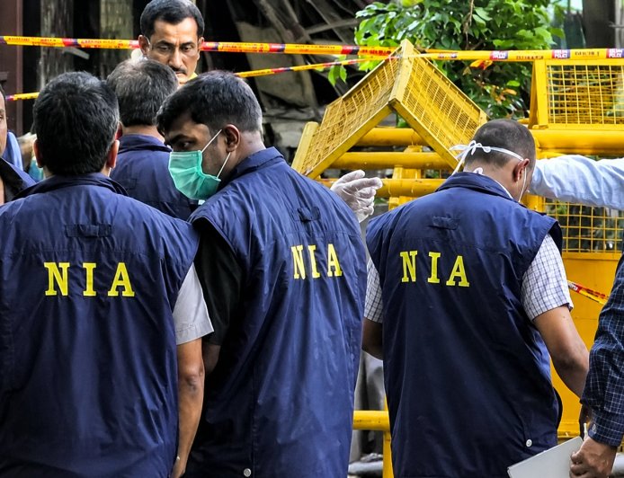 NIA Raids TMC Leader Saokat Molla's Premises in Bengal Bomb Blast Case Ahead of Elections