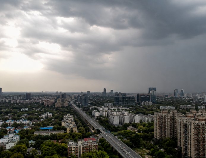 Delhi Awaits Monsoon Relief: Rainfall Delay May Extend Until June 23 as Heat and Humidity Persist