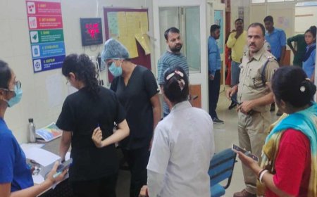 Trainee Nurses Assaulted at Shahjahanpur Medical College; Kidnapping Bid Alleged, FIR Against Father, Son and 20 Others