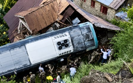 39 Injured After Bus Carrying Amarnath Yatris Skids Off Road in J&K's Ganderbal, Major Tragedy Averted