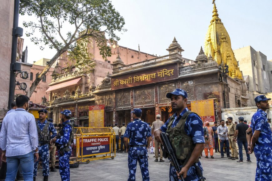 Three Injured After Accidental Gunshot Fired by PAC Constable at Kashi Vishwanath Temple