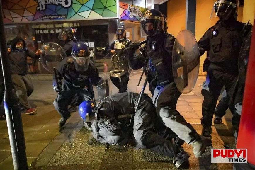 FIFA World Cup: Violence Erupts in London After France's Victory, Football Fans Clash with Police, Several Officers Injured
