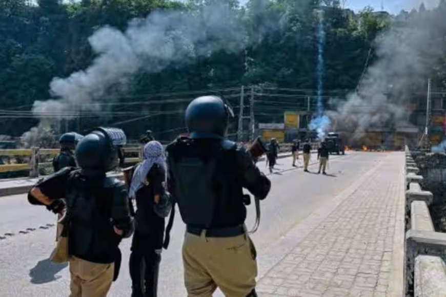 19 Killed, Dozens Injured as Pakistani Security Forces Open Fire on Protesters in PoK