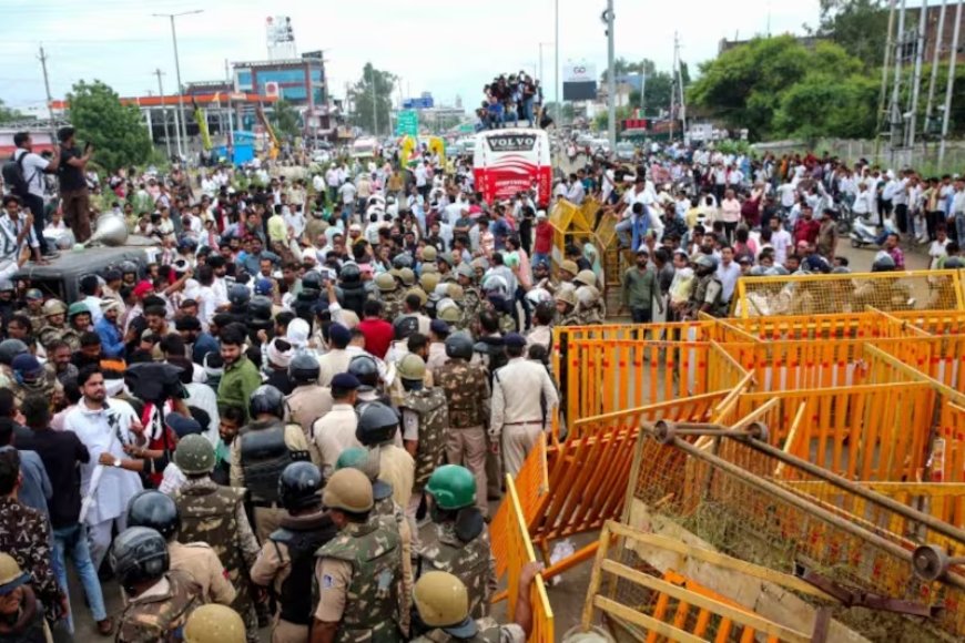 Farmers Stage Massive Protest in Bhopal: Sit-In at Savarkar Setu Escalates Tensions Ahead of CM House March