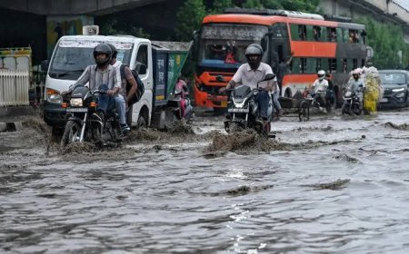 Heavy Rain Brings Delhi-NCR to a Standstill, Waterlogging Slows Traffic