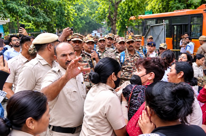 Delhi CJP Protest Live Updates: Police Await Abhijeet Dipke at Airport, 150 Protesters Detained at Jantar Mantar